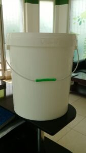 plastic bucket white heavy duty