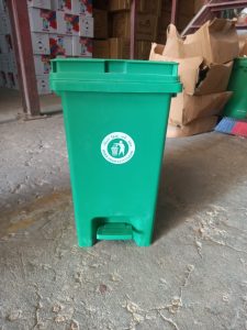 dustbin green with pedal