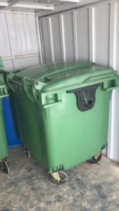 garbage bin green with wheel