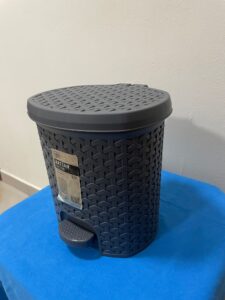 small pedal dustbin 5.5 litre